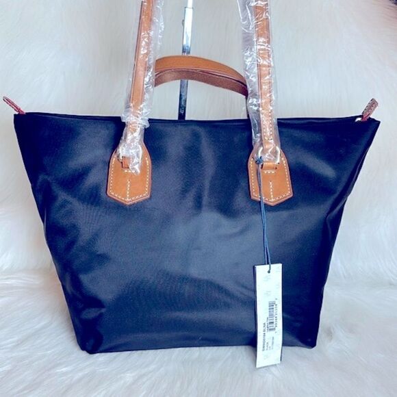 Dooney & Bourke NWT Leighton black nylon and leather satchel/ shoulder bag - Picture 2 of 11